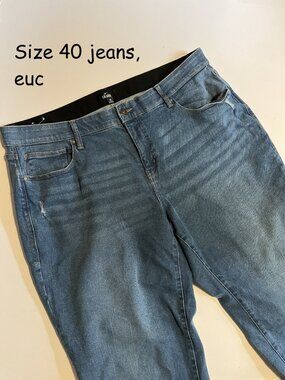 Size 40 Lularoe jeans, blue, light distressing, rolled cuffs (213)